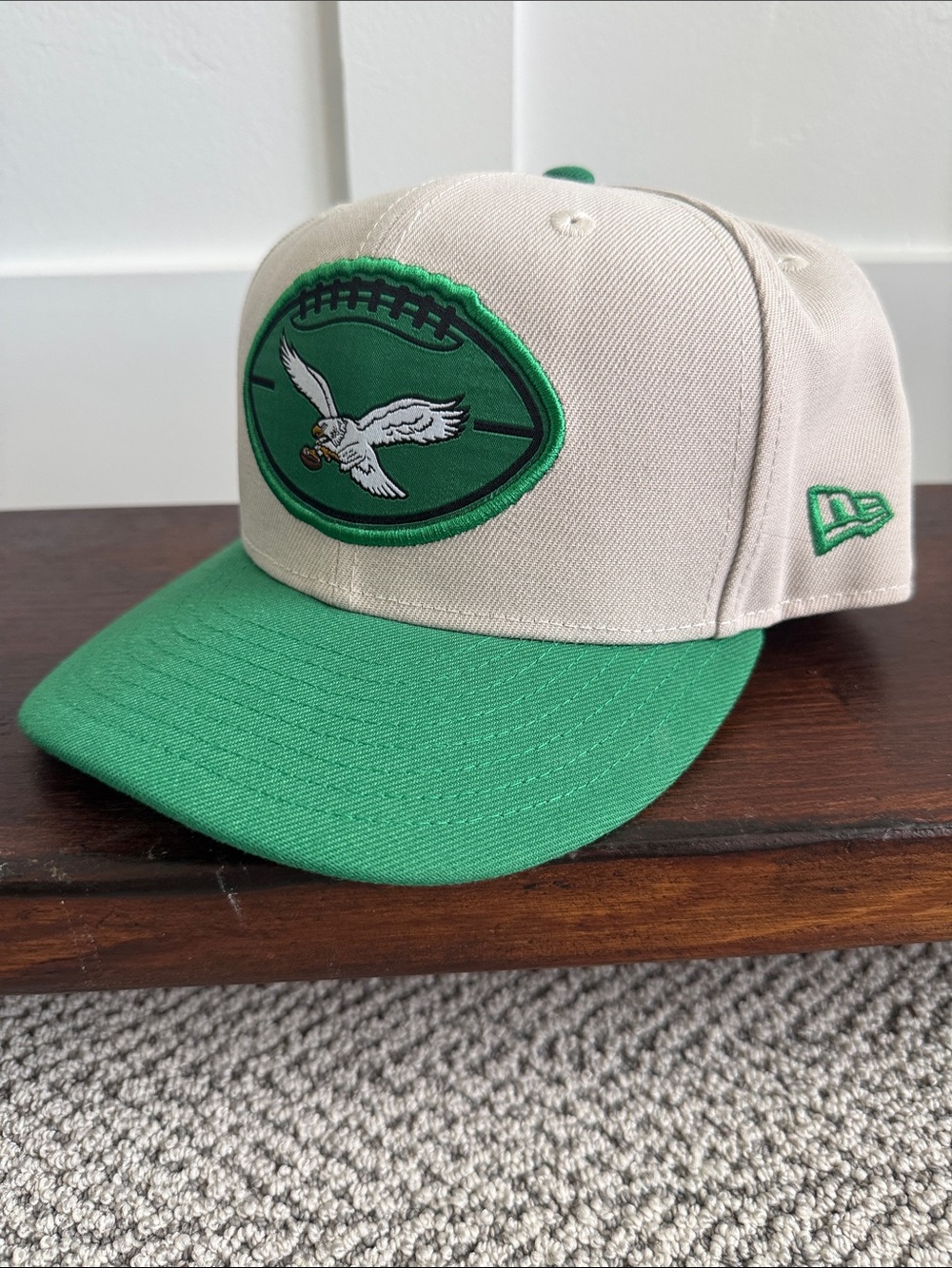 New Era Cream and Green Philadelphia Eagles NFL Snapback
